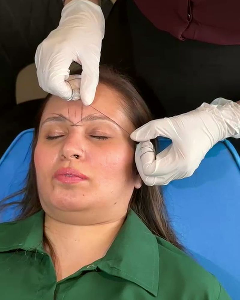 Mehak Ishtiaq marks facial points on a model